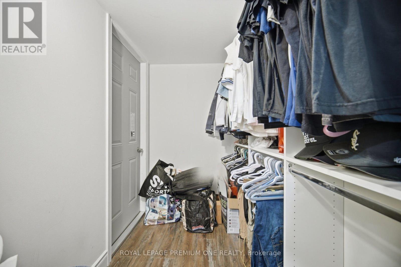 163 MUIRFIELD DRIVE - 43