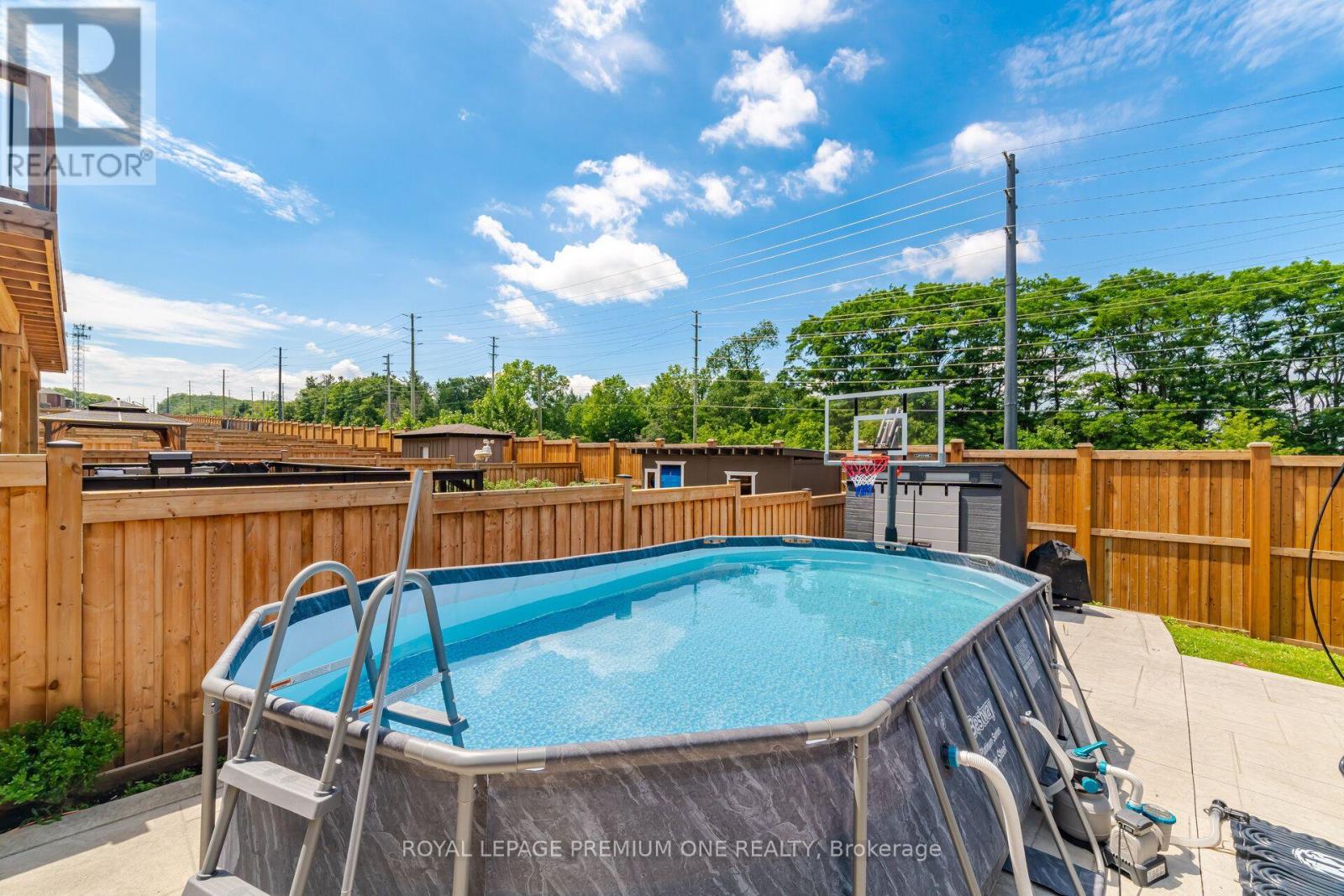163 MUIRFIELD DRIVE - 48