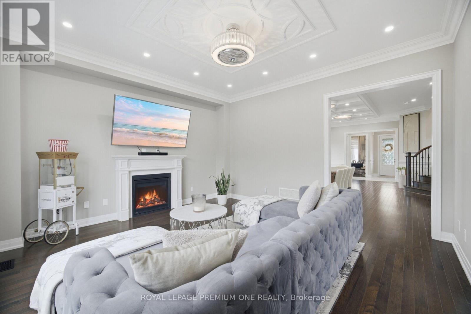 163 MUIRFIELD DRIVE - 6