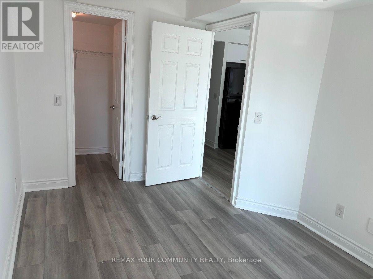 #622 25 GREENVIEW AVENUE - Image 12