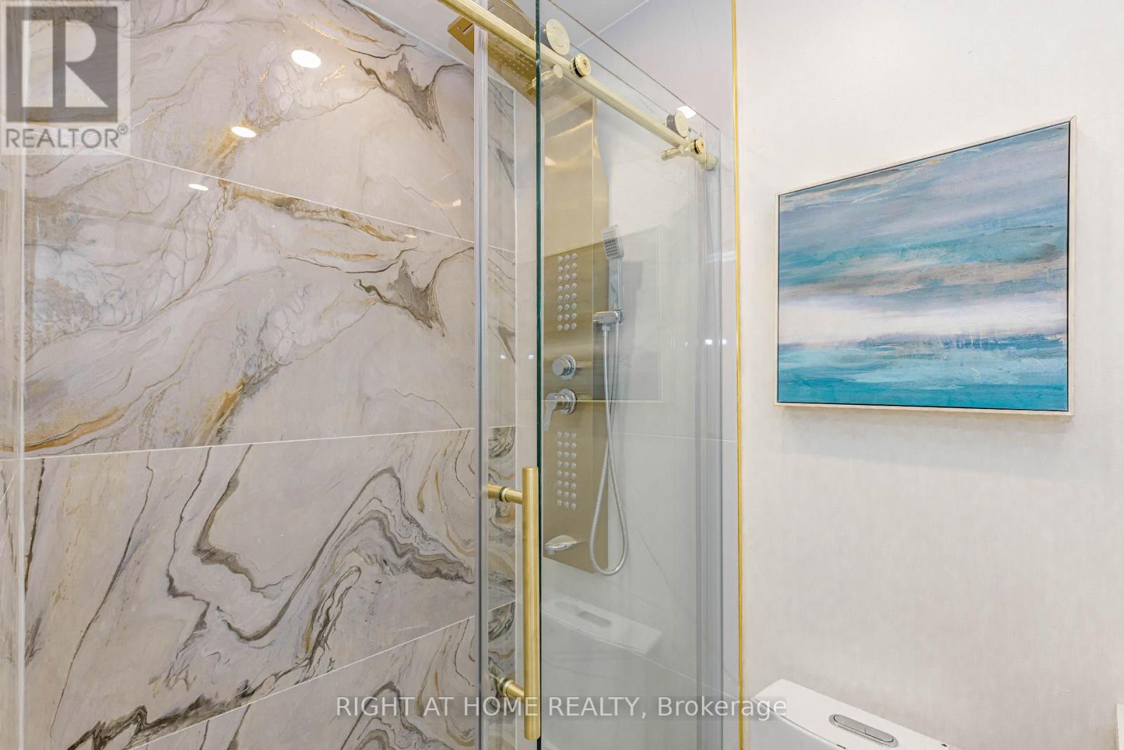 7650 PRIORY CRESCENT - 25