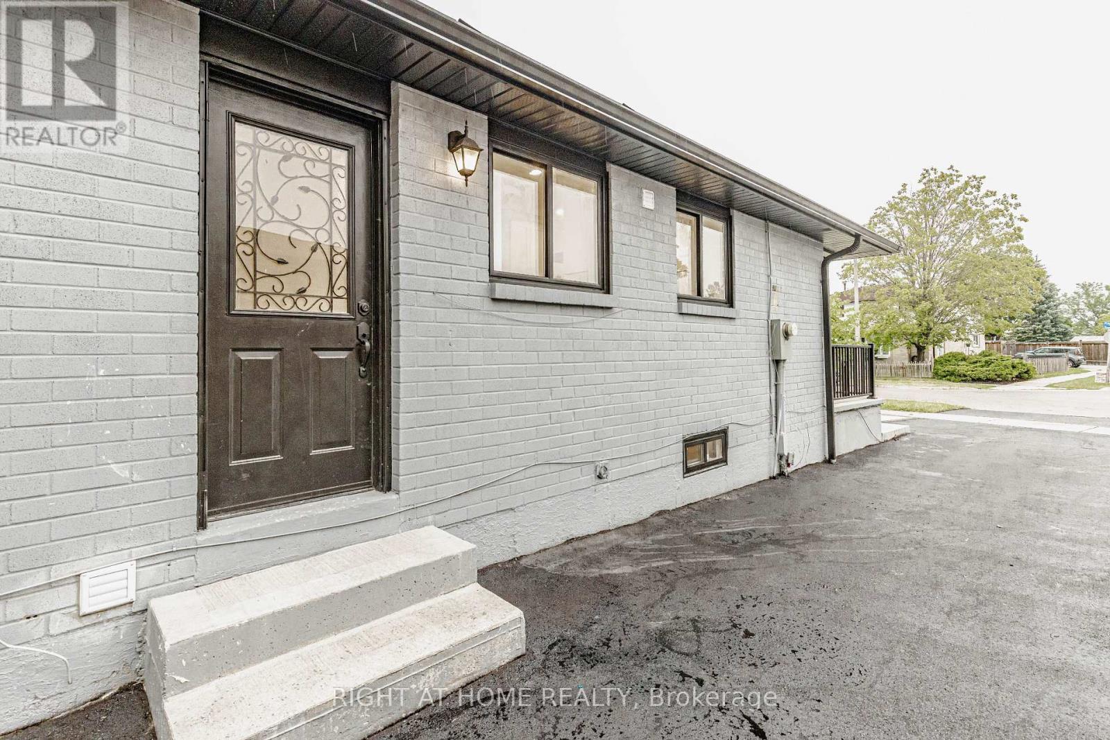 7650 PRIORY CRESCENT - 32