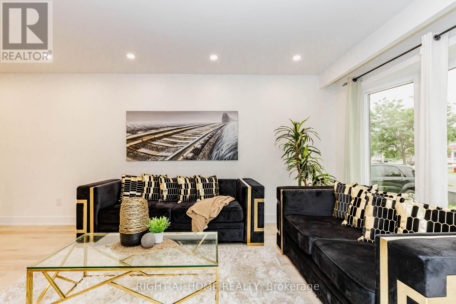 7650 PRIORY CRESCENT - 7