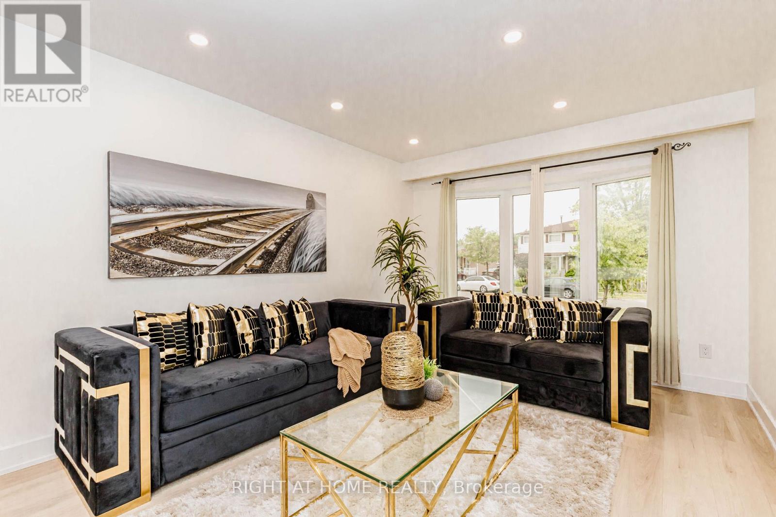 7650 PRIORY CRESCENT - 8