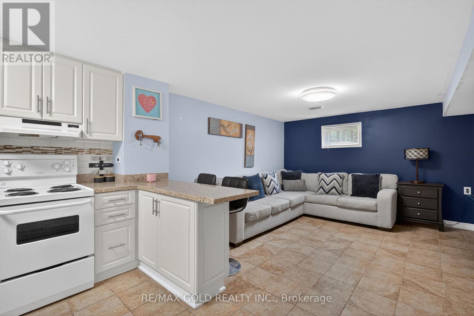 36 BELMONT DRIVE - 30