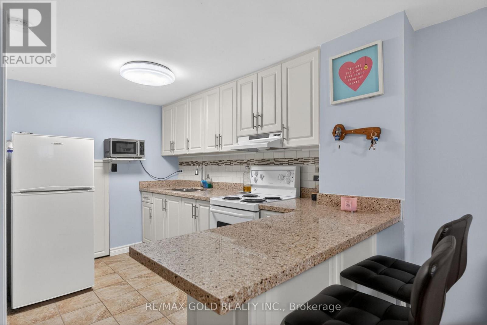 36 BELMONT DRIVE - 33