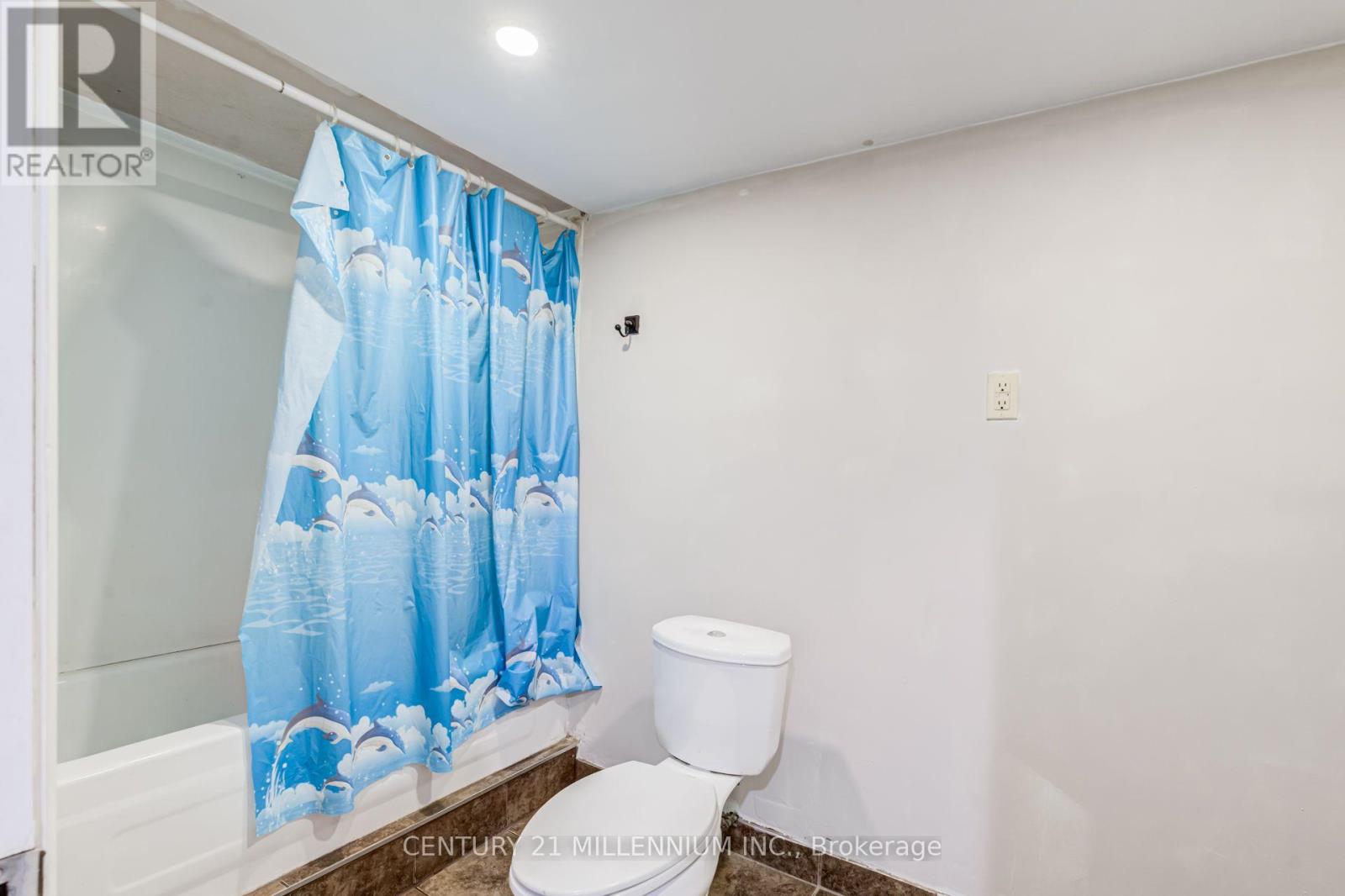 44 BYRON STREET - 16