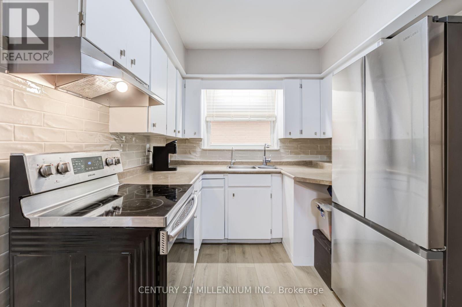 44 BYRON STREET - 8