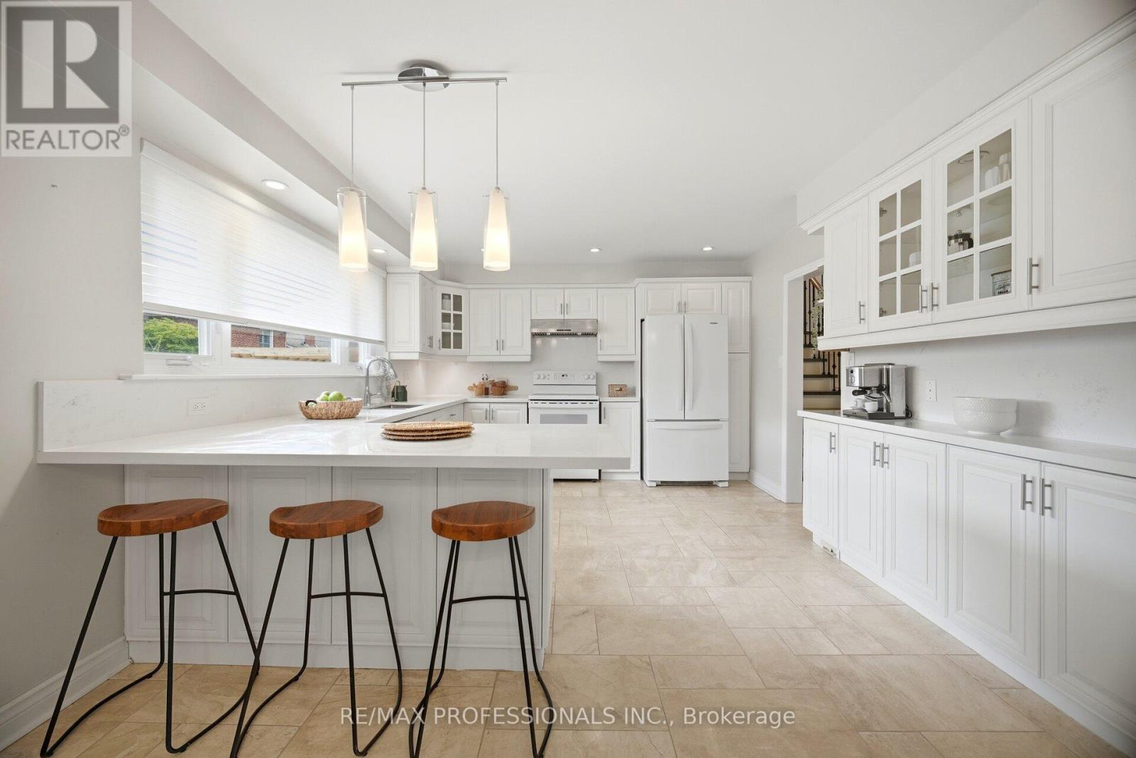 12 THICKET ROAD - 15