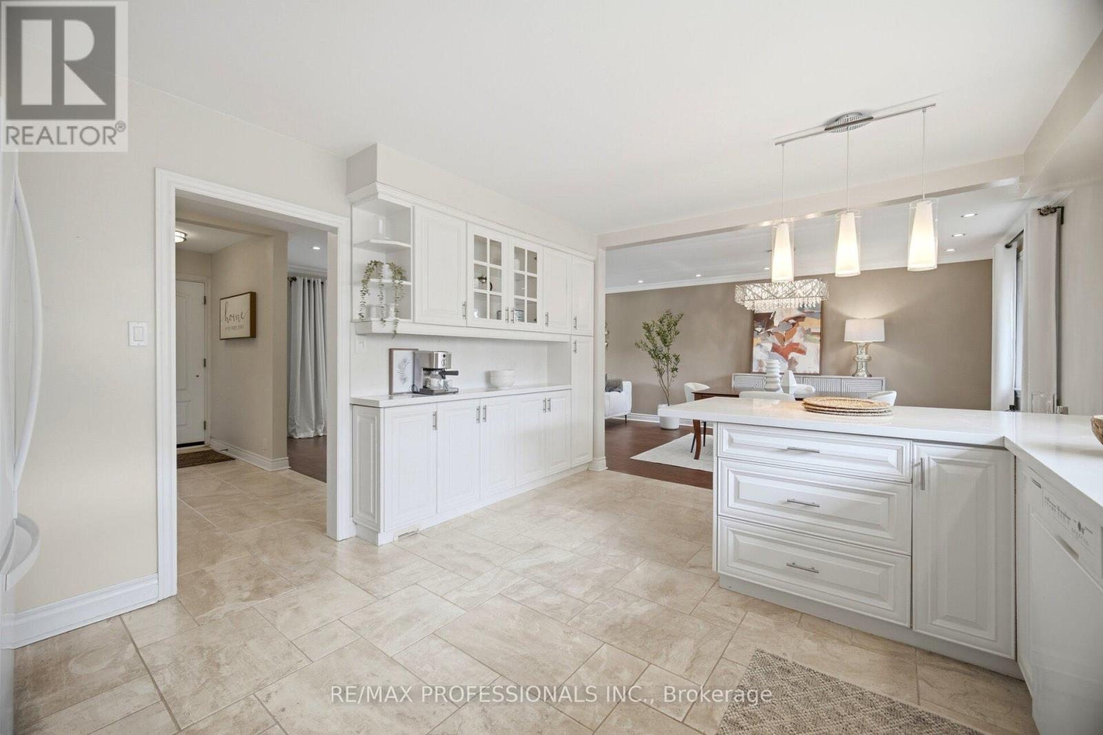 12 THICKET ROAD - 18
