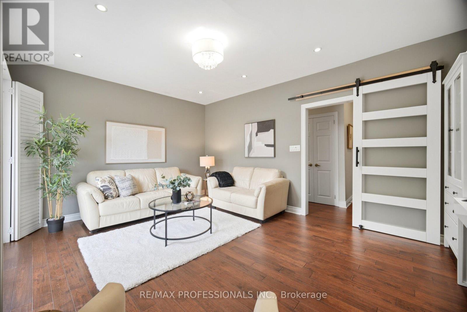 12 THICKET ROAD - 21