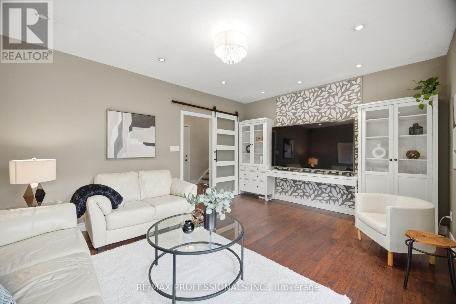 12 THICKET ROAD - 22