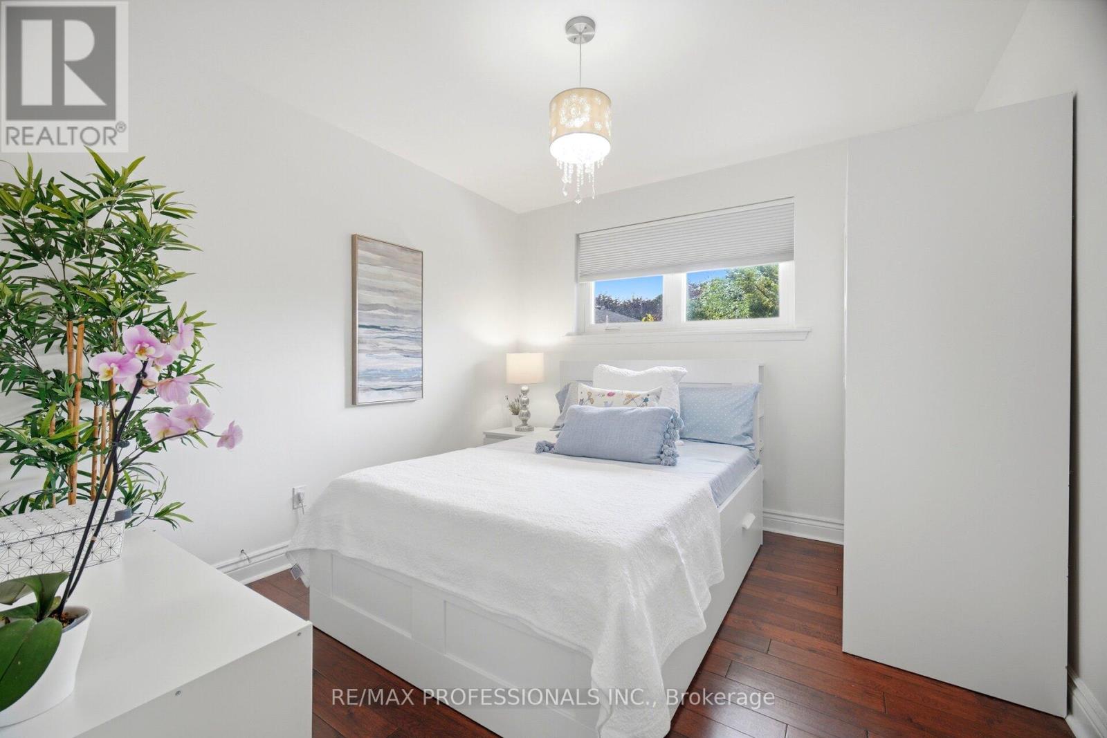 12 THICKET ROAD - 30
