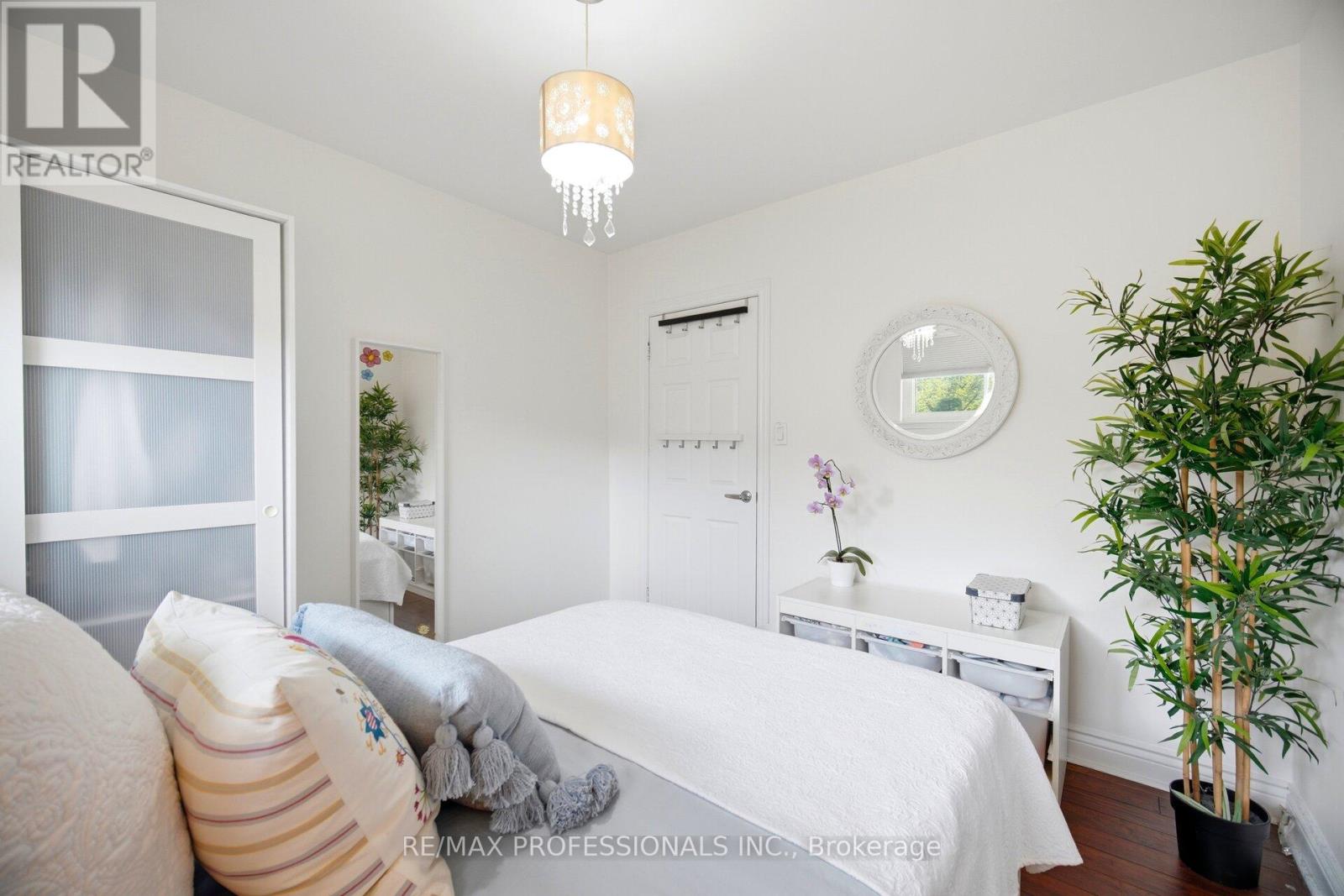 12 THICKET ROAD - 31