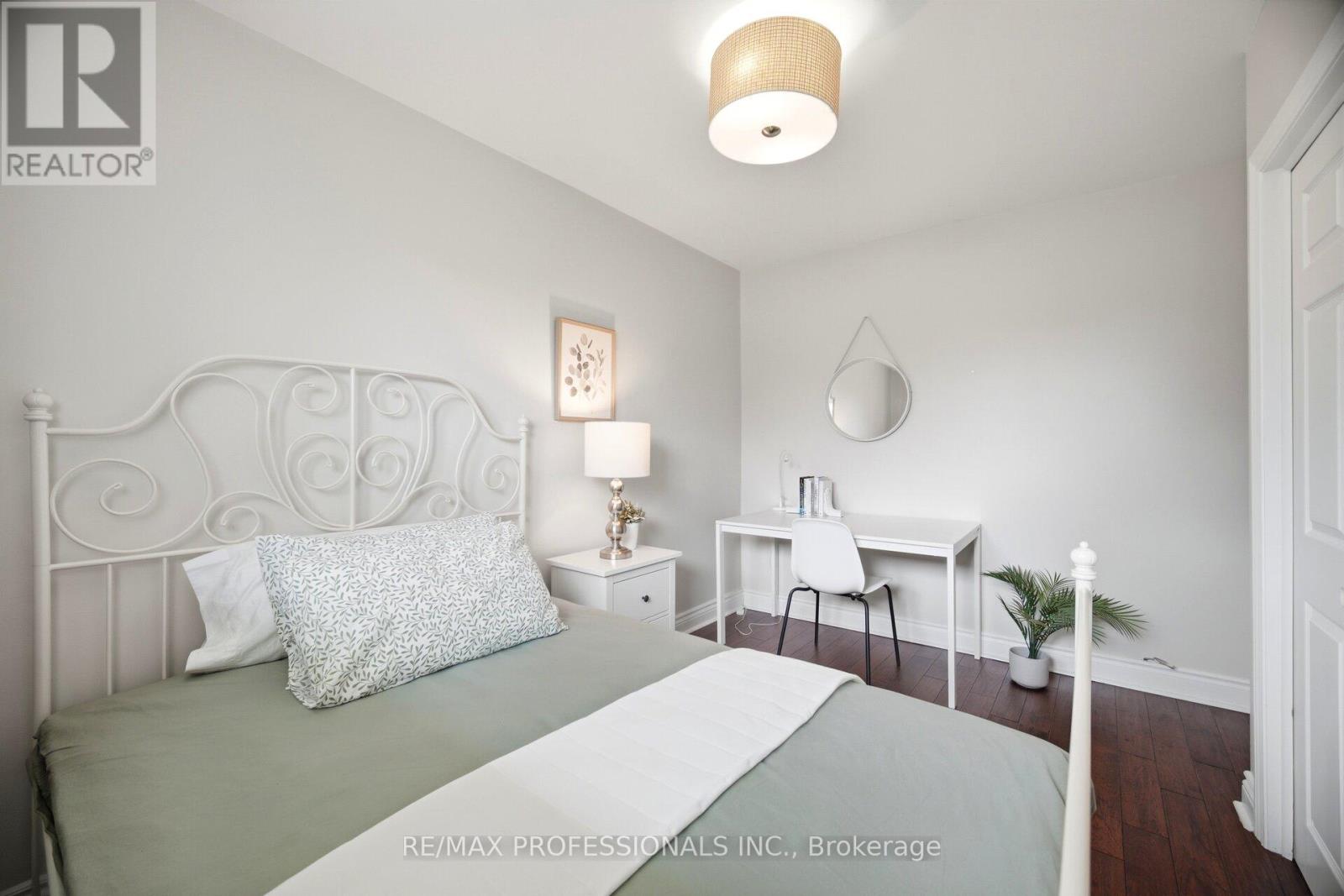 12 THICKET ROAD - 33
