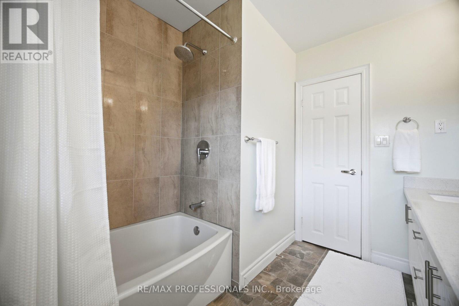 12 THICKET ROAD - 35