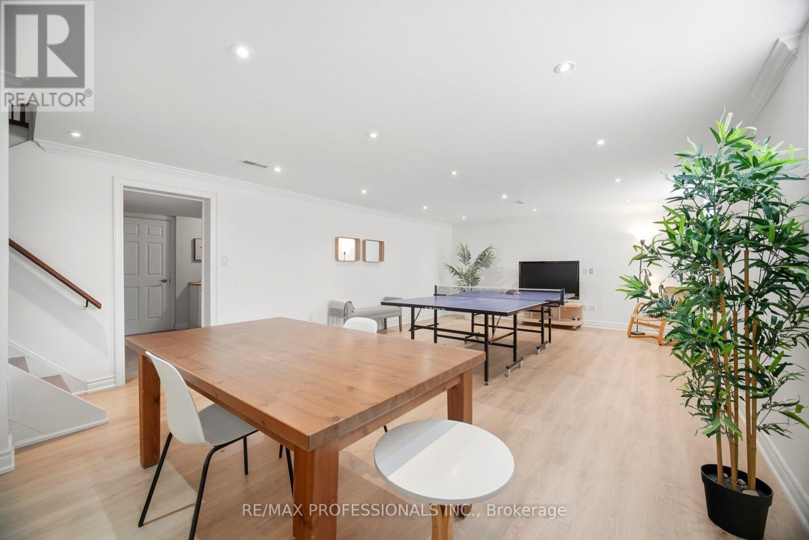12 THICKET ROAD - 37
