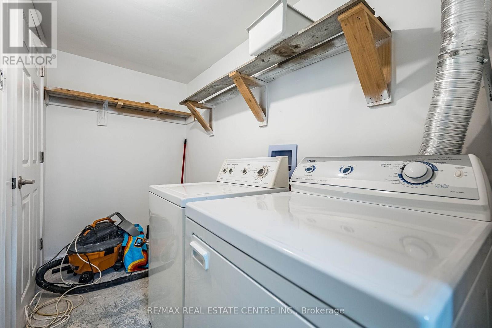 7053 HARWICK DRIVE - 44