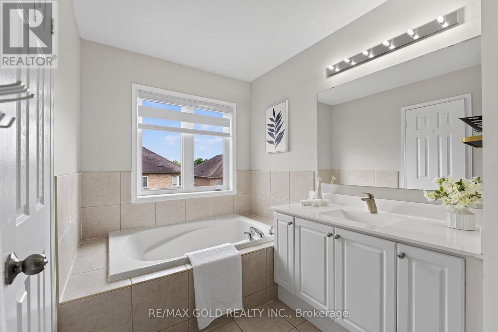 106 MEADOWLARK DR DRIVE - 23