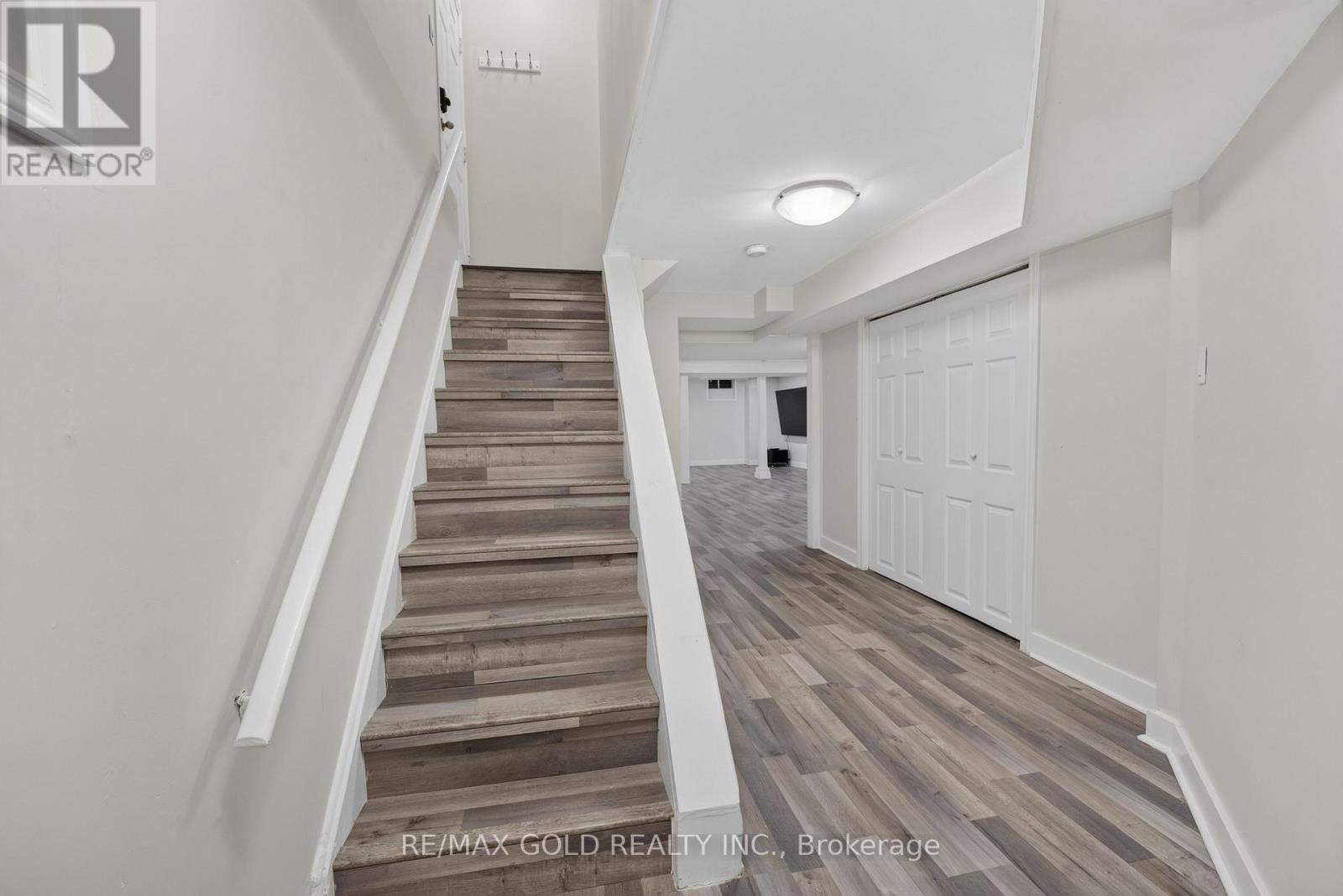 106 MEADOWLARK DR DRIVE - 32