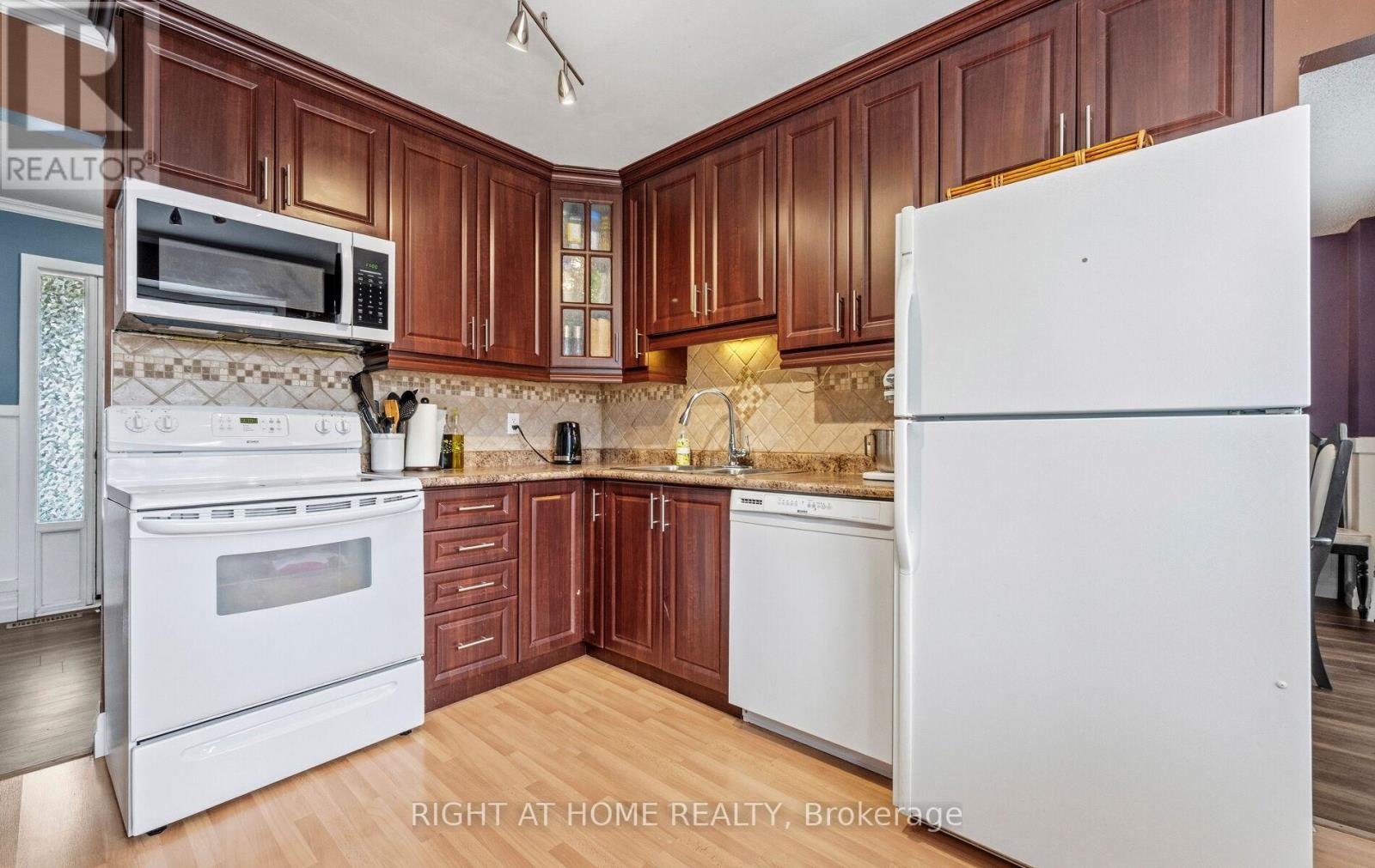 72 BRYDON CRESCENT - 17