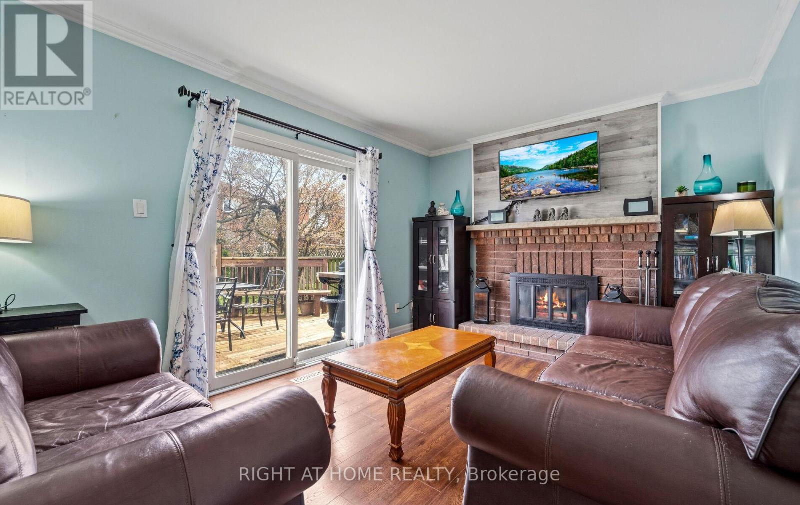 72 BRYDON CRESCENT - 19