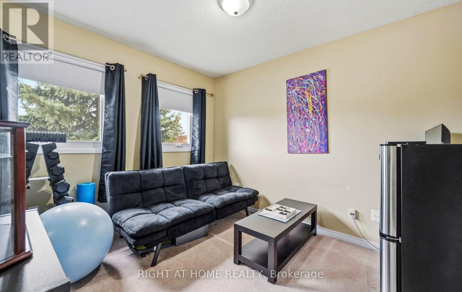 72 BRYDON CRESCENT - 28