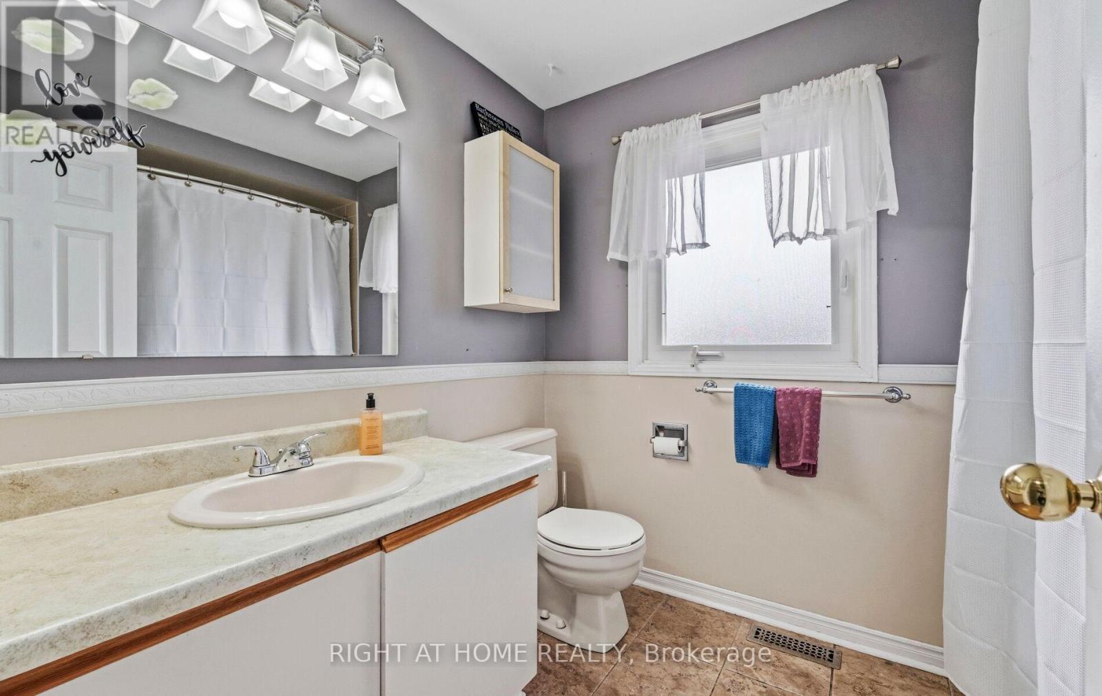72 BRYDON CRESCENT - 29