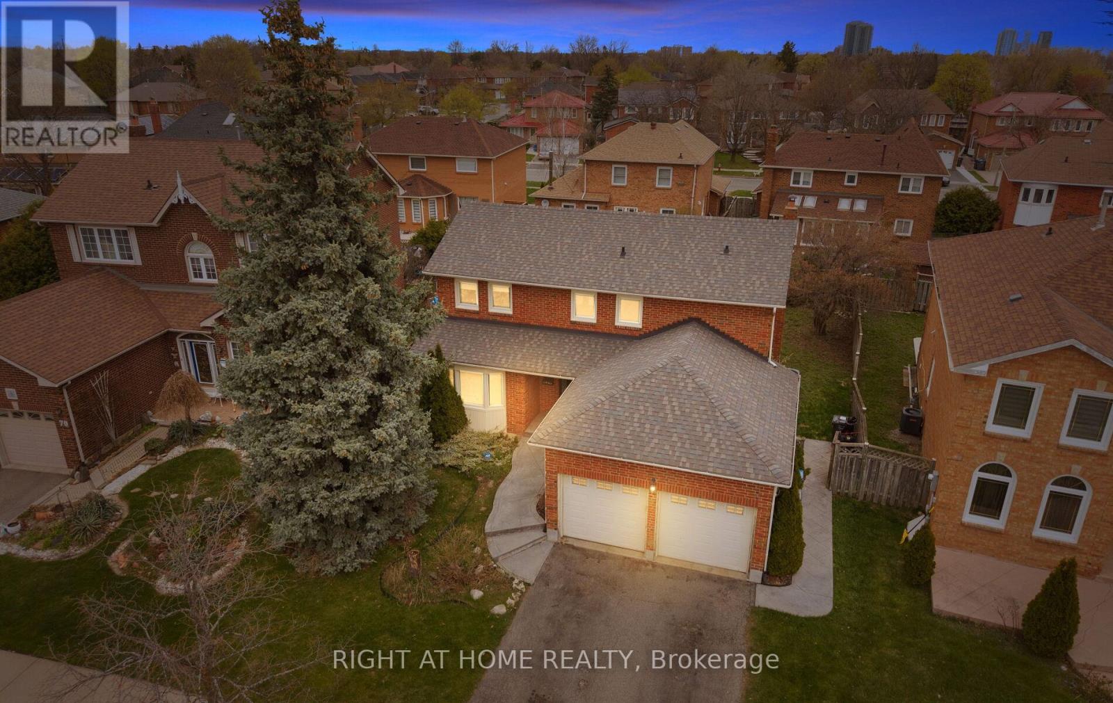72 BRYDON CRESCENT - 3