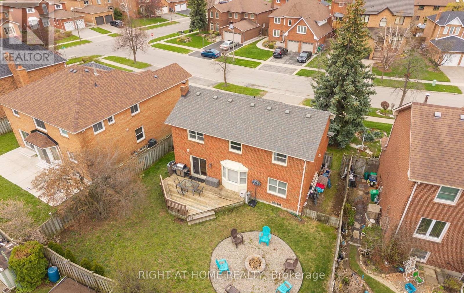 72 BRYDON CRESCENT - 35