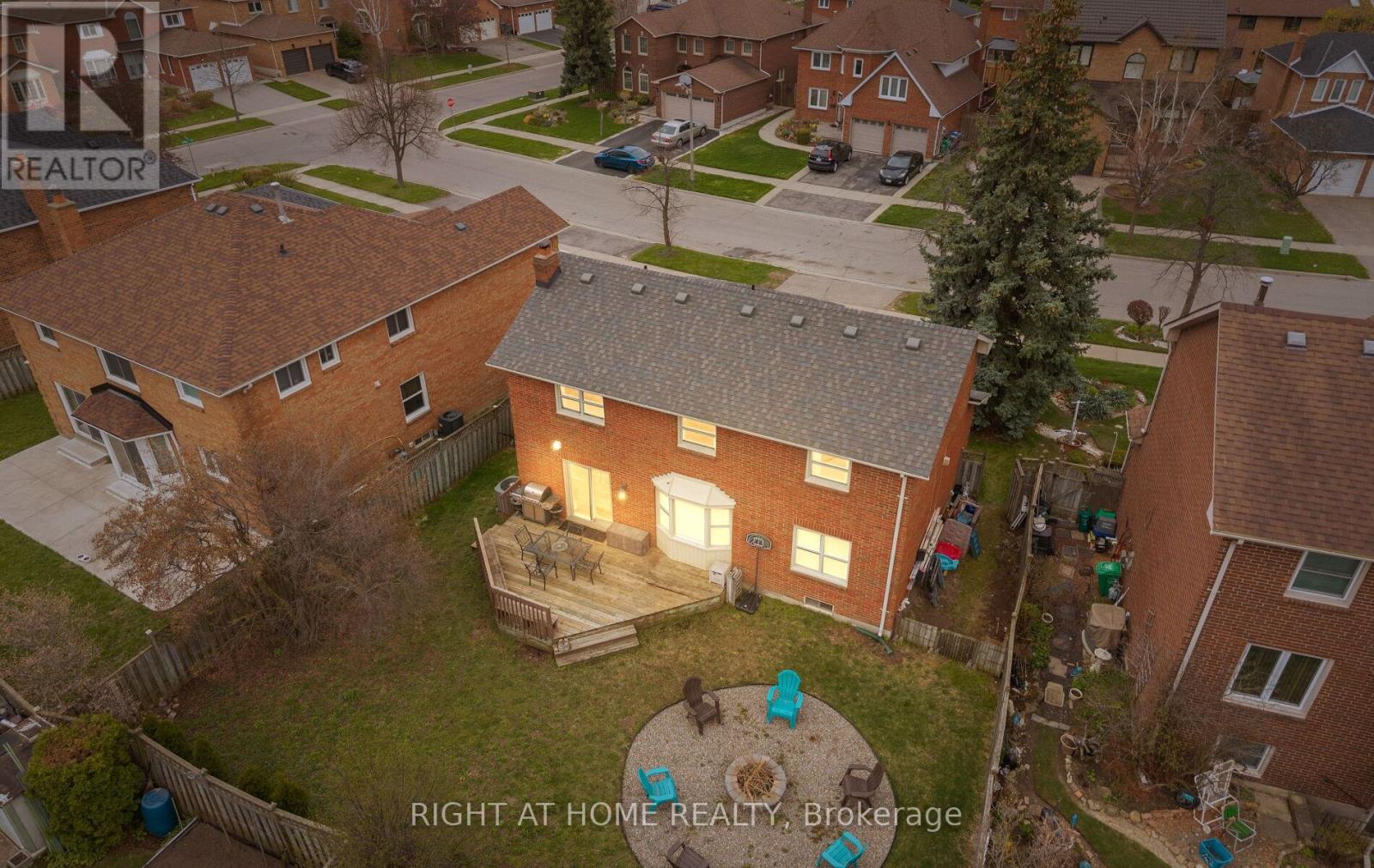72 BRYDON CRESCENT - 36