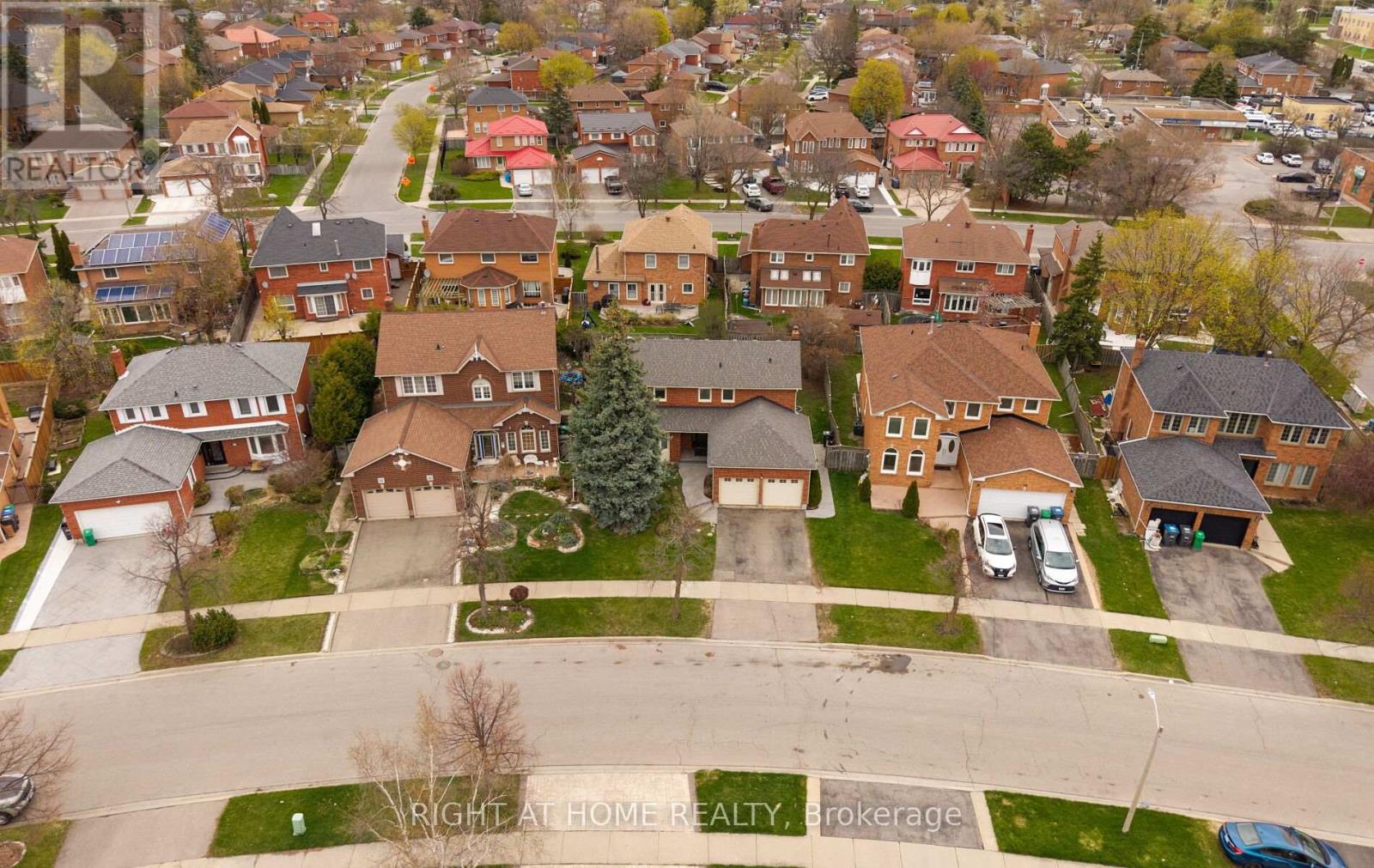 72 BRYDON CRESCENT - 38