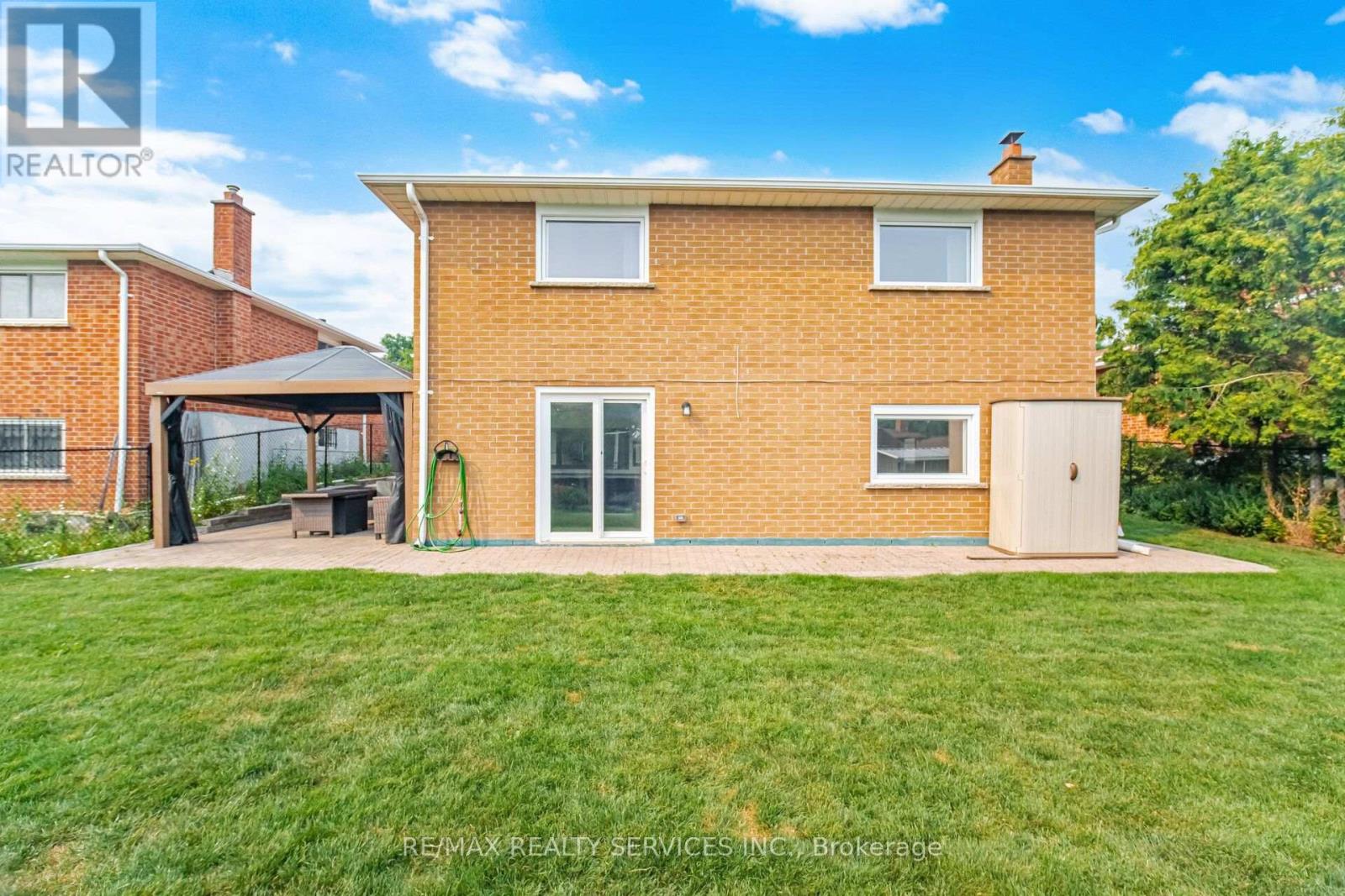 20 MALCOLM CRESCENT - 46