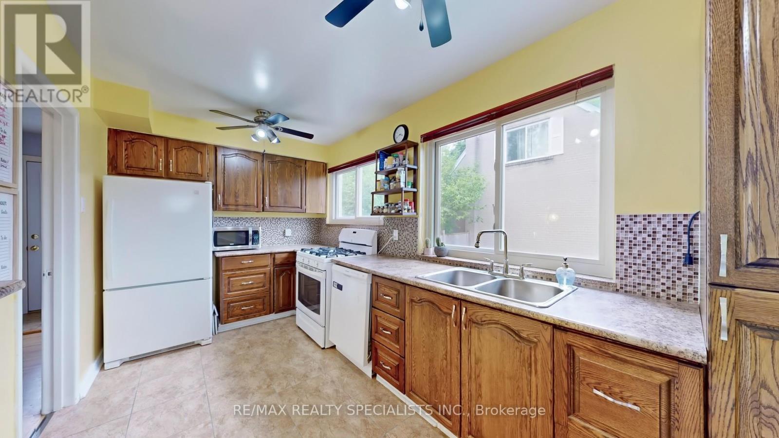 3392 SONJA ROAD - 7