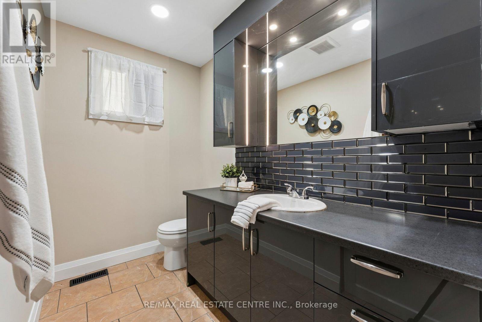 44 ADAM STREET - Image 32