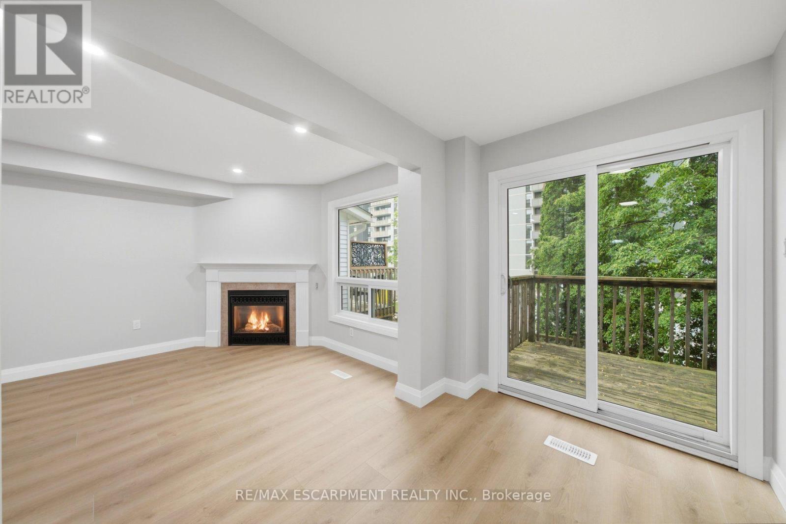 #2 2155 DUNCASTER DRIVE - Image 19