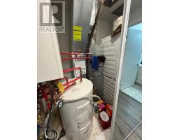 111 - 140 Canon Jackson Drive, Toronto, ON M6M0B9 Photo 11