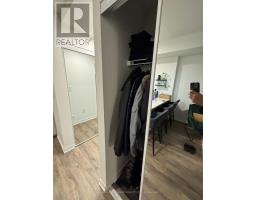 111 - 140 Canon Jackson Drive, Toronto, ON M6M0B9 Photo 9