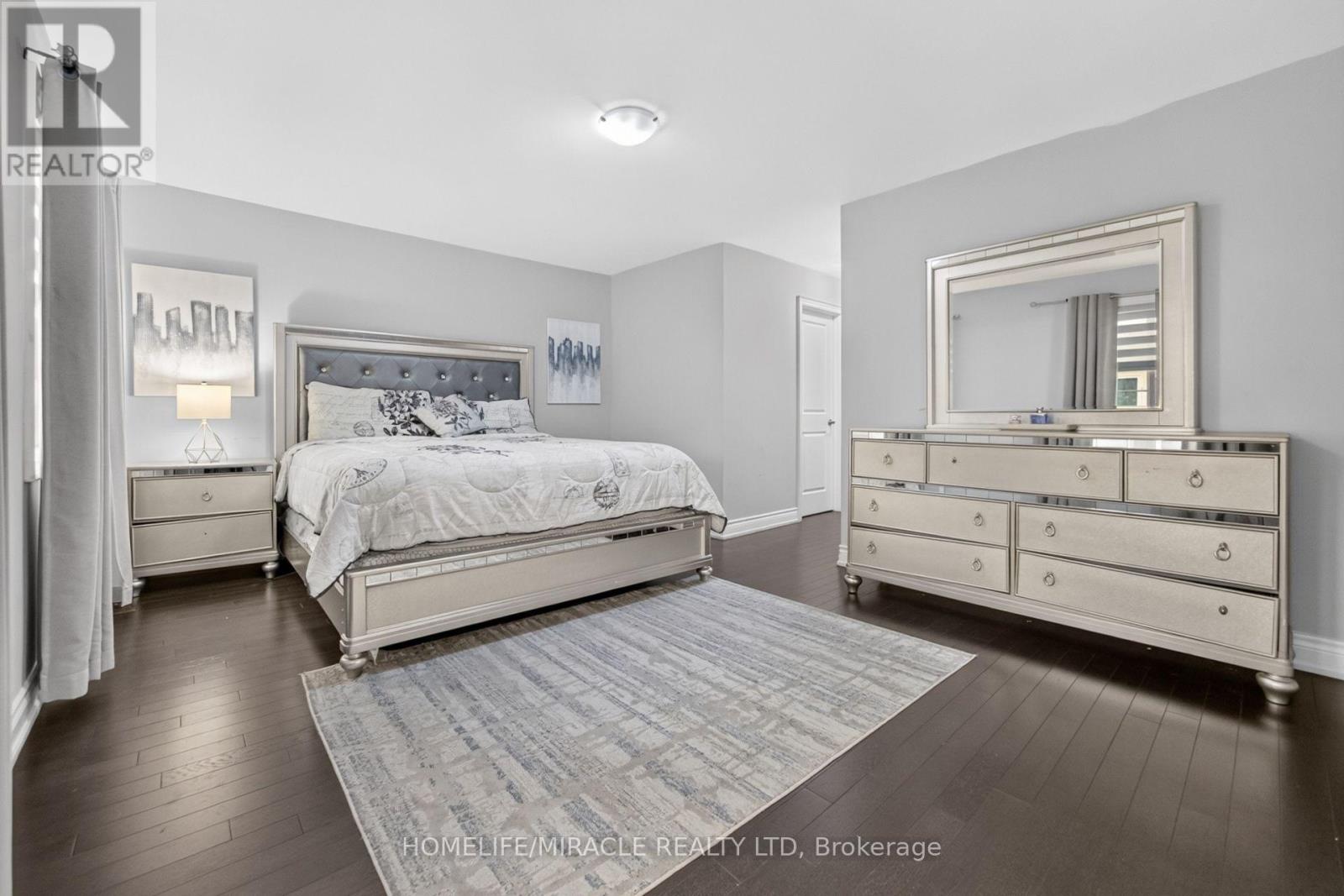 4 VINEYARD DRIVE - 33