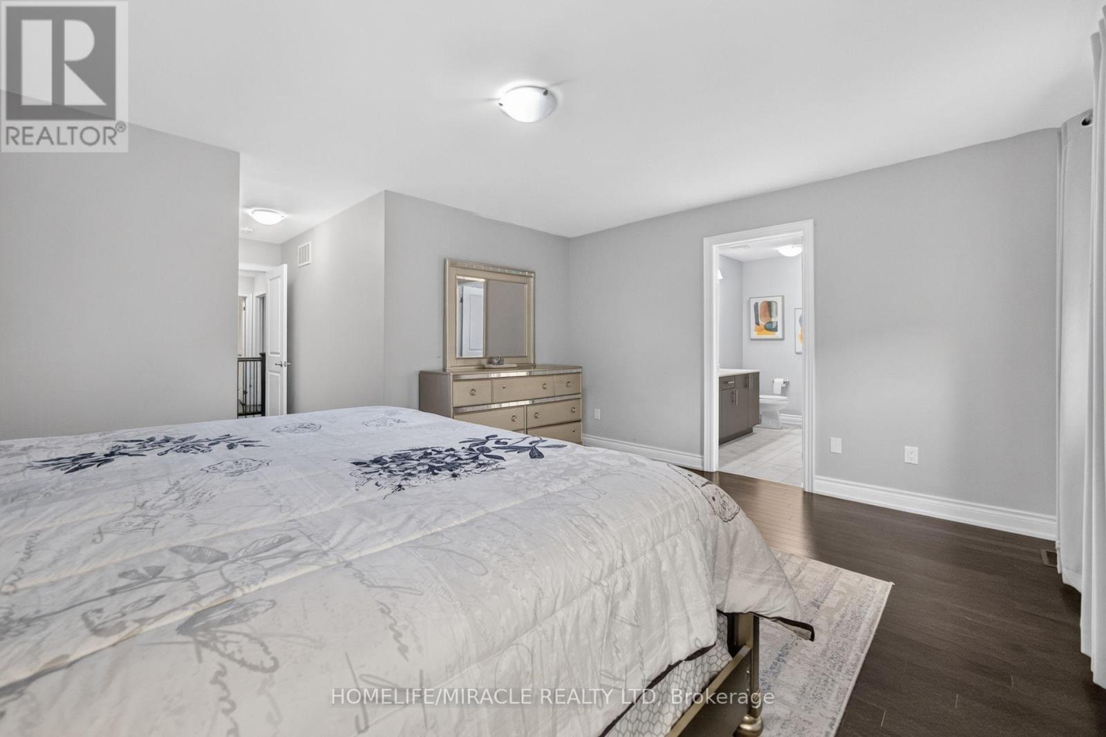 4 VINEYARD DRIVE - 34
