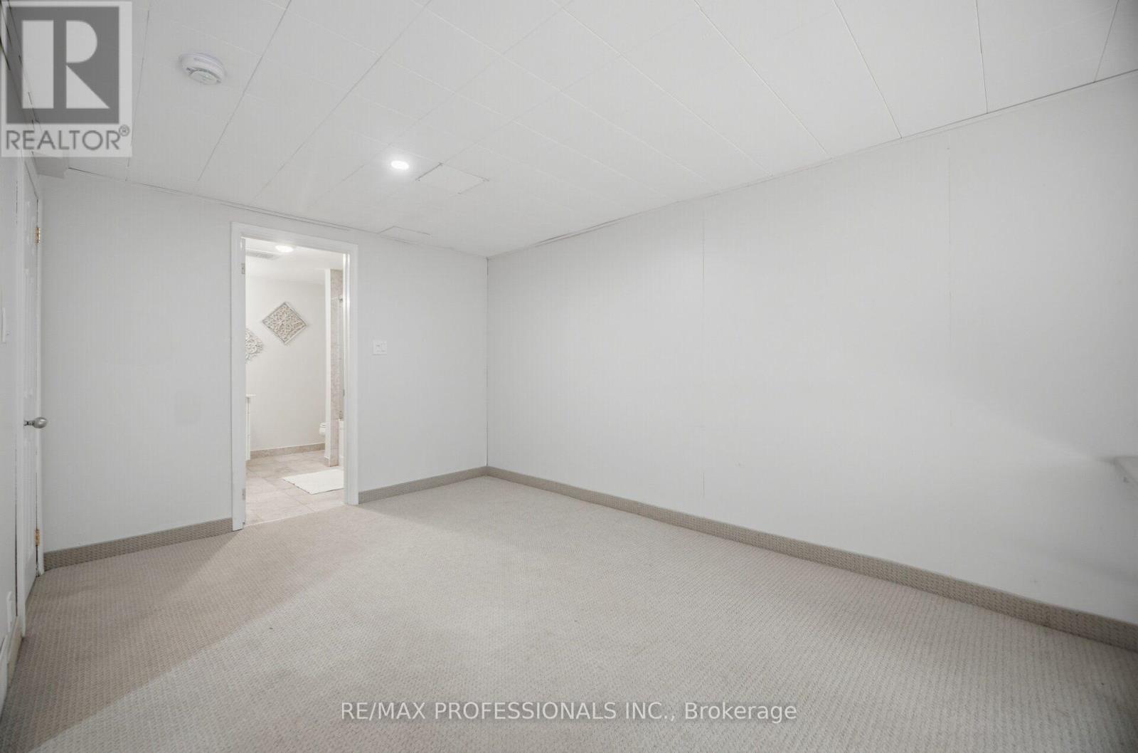 22 PONTIAC COURT - 29