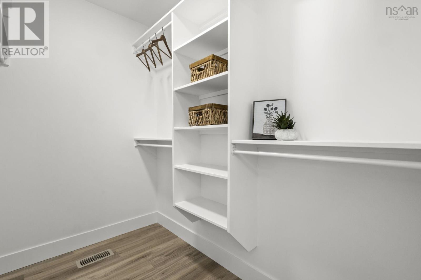 11 Wanders Way - 28