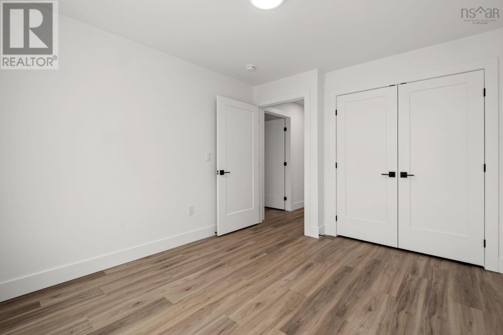 11 Wanders Way - 33