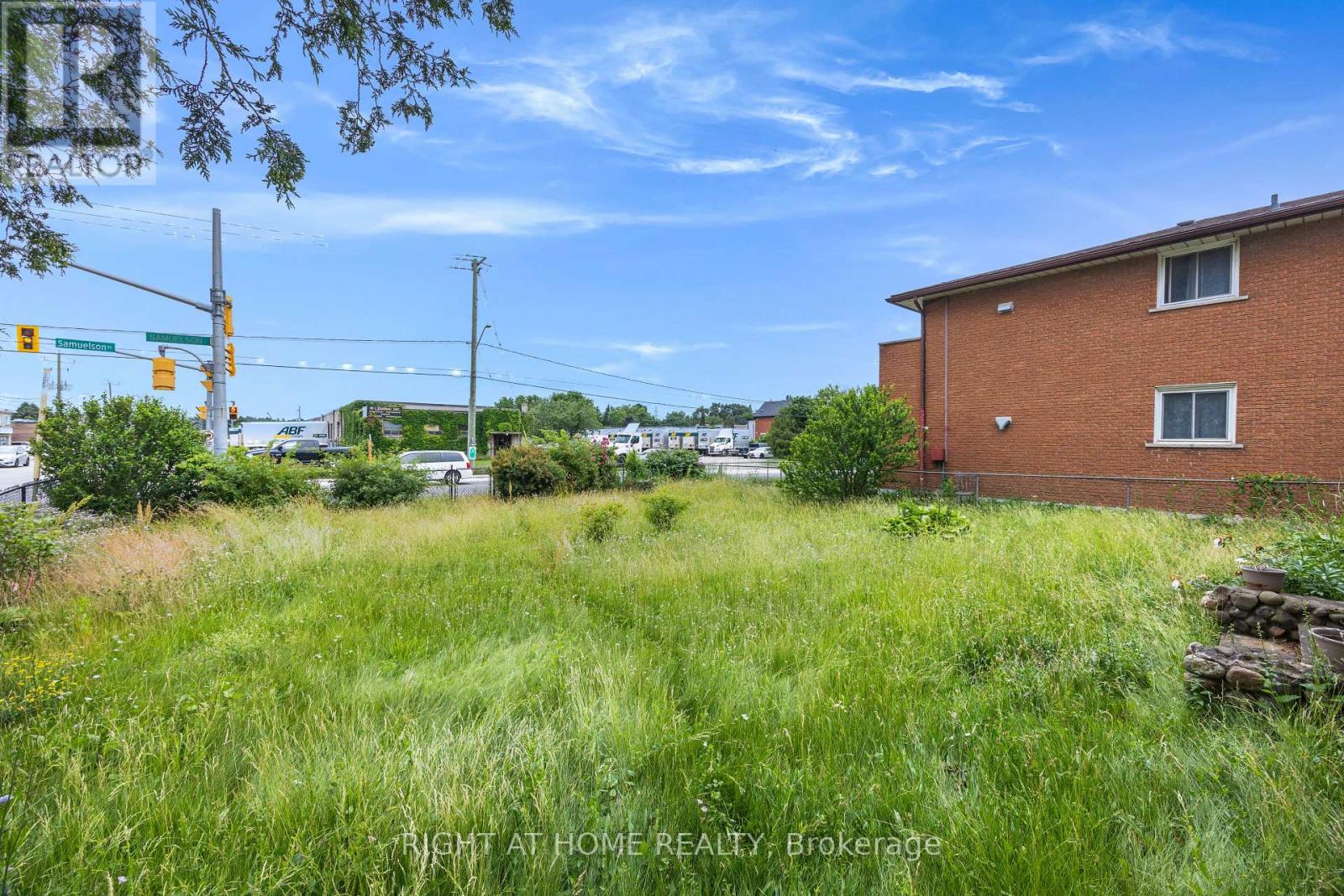 221 SAMUELSON STREET - 32