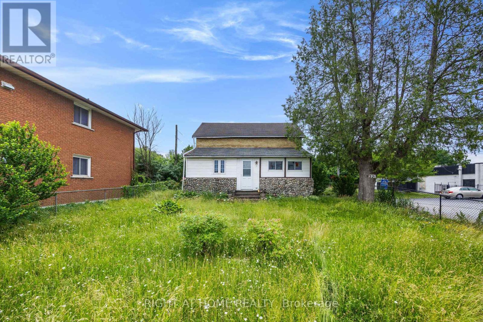 221 SAMUELSON STREET - 34