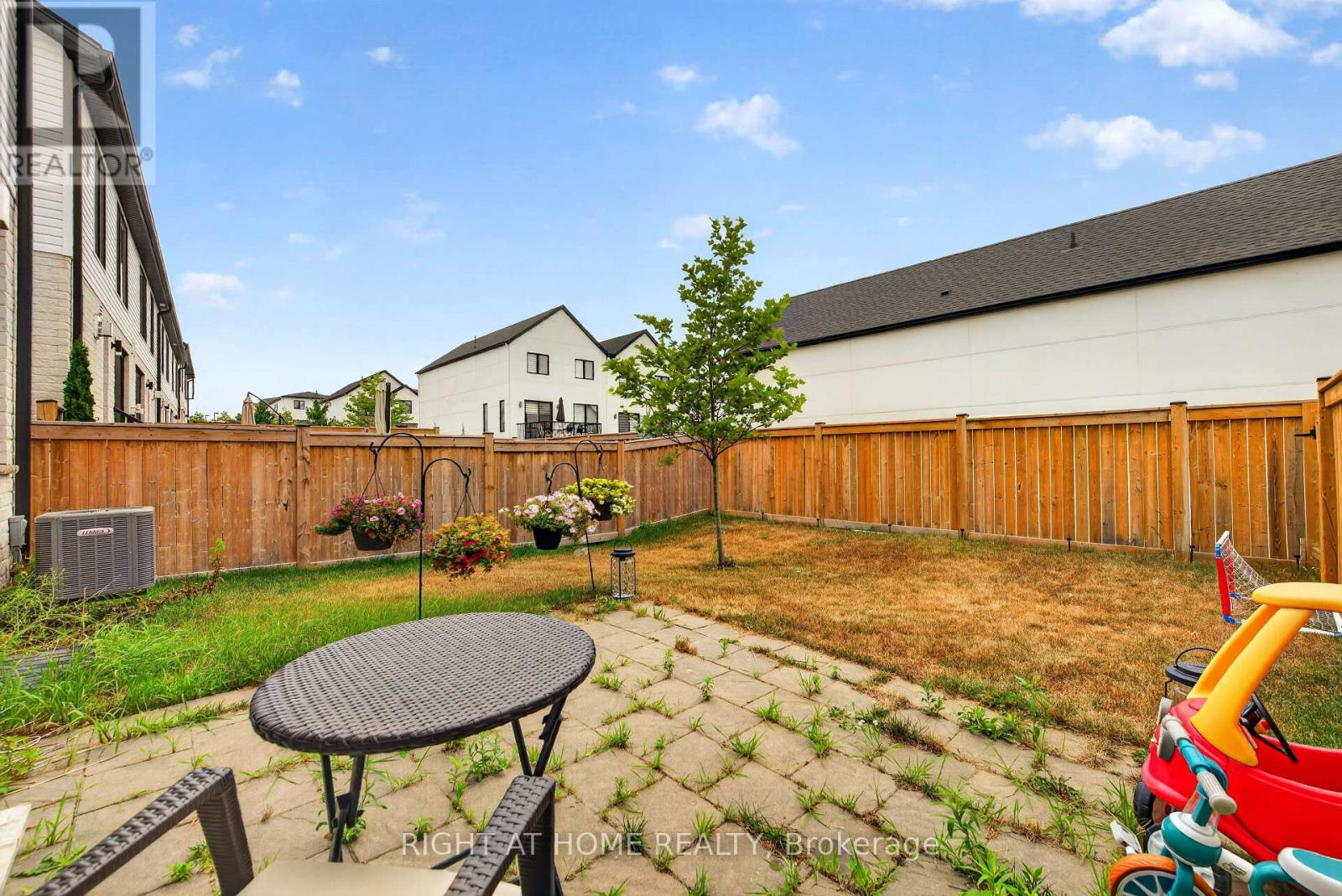 981 UPPERPOINT AVENUE - 20