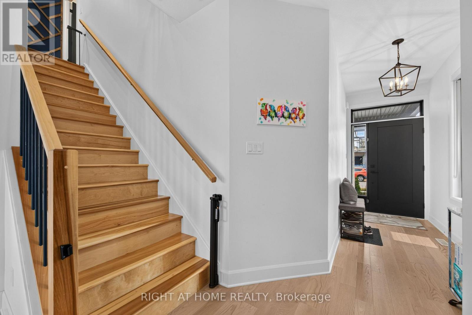 981 UPPERPOINT AVENUE - 25