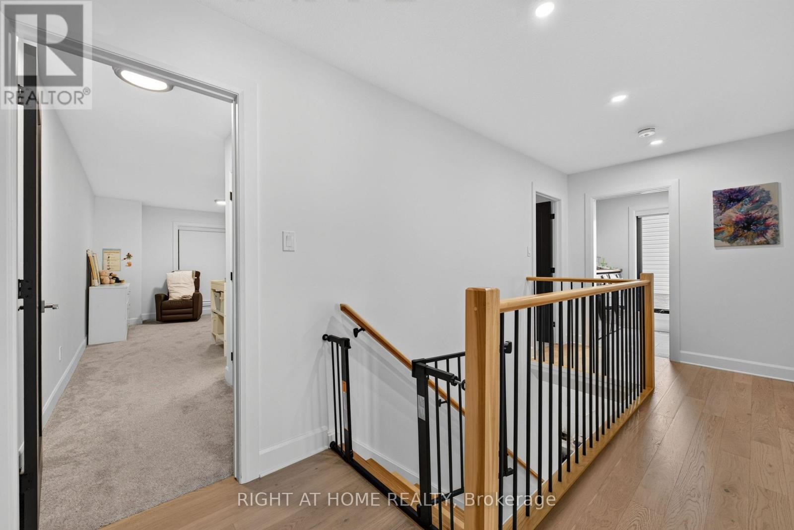 981 UPPERPOINT AVENUE - 26