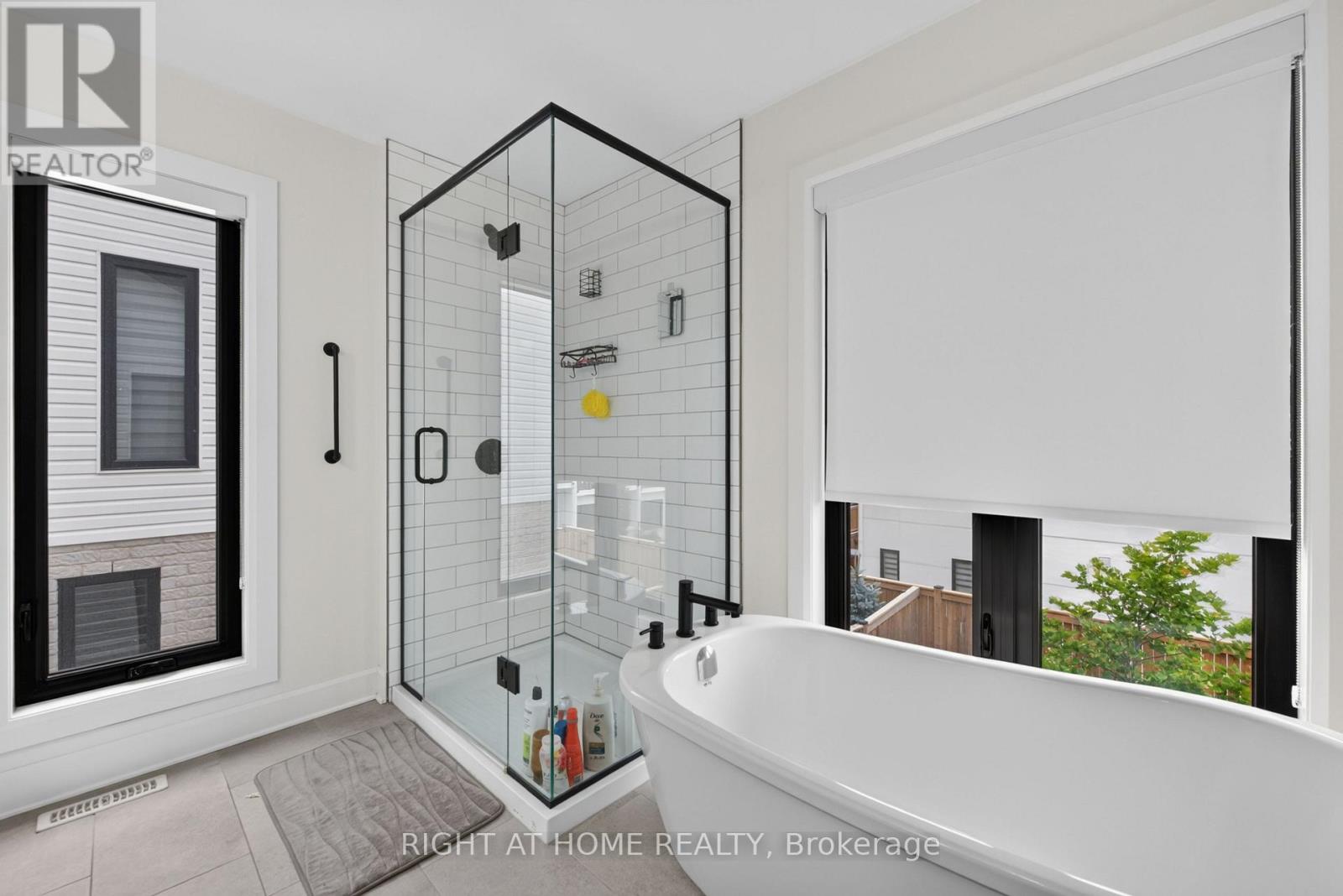 981 UPPERPOINT AVENUE - 31