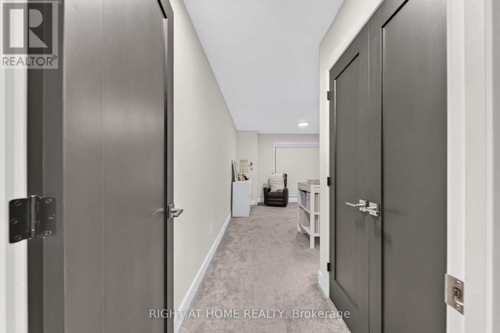 981 UPPERPOINT AVENUE - 35